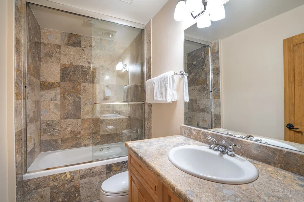 Bear Creek Lodge 105 2 Bedroom Condo by Alpine Lodging Telluride