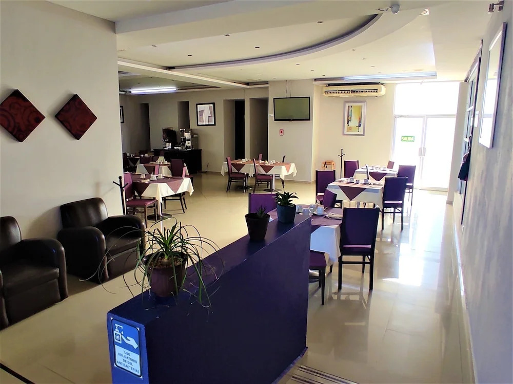 Hotel Oasis
