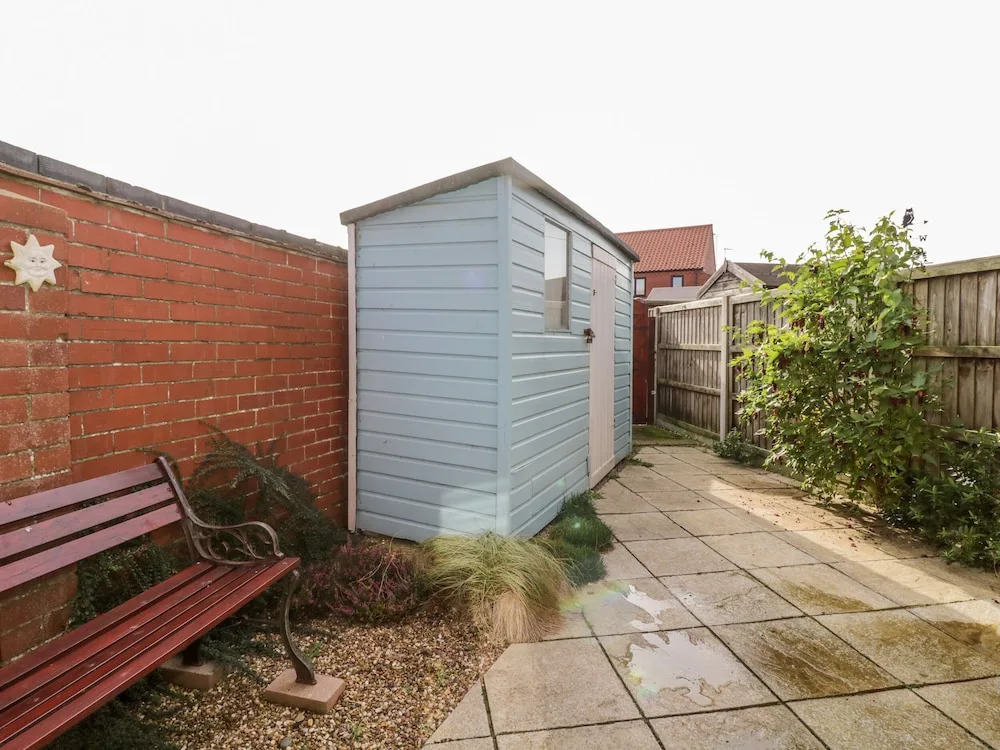 2 Waxham Court