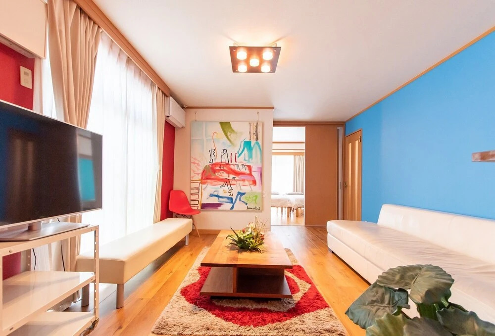 KUMI's Home for 14 Guests