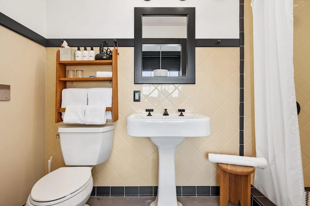 Kasa Uniquely Designed Suite Near Carnegie Museum The Maverick