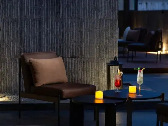Renwen Huadian Hotel