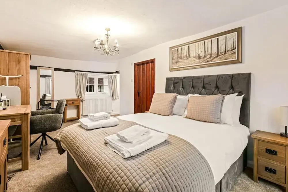 The George Inn Hotel Rooms - Room 1