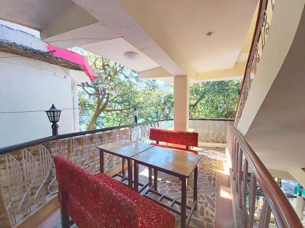 Goroomgo GP Mall Road Nainital