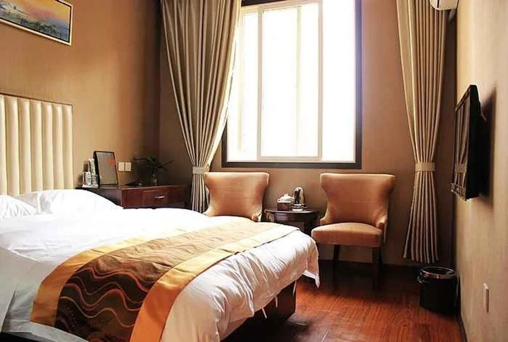 Economic Hotel