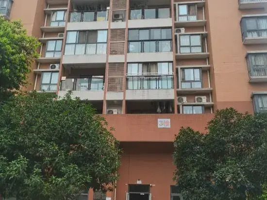 The Daze Apartment Hotel