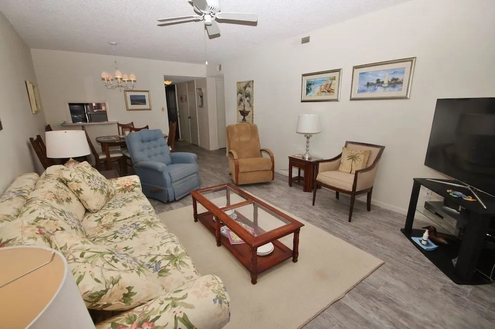 Sea Coast Gardens III 511 Apartment 2