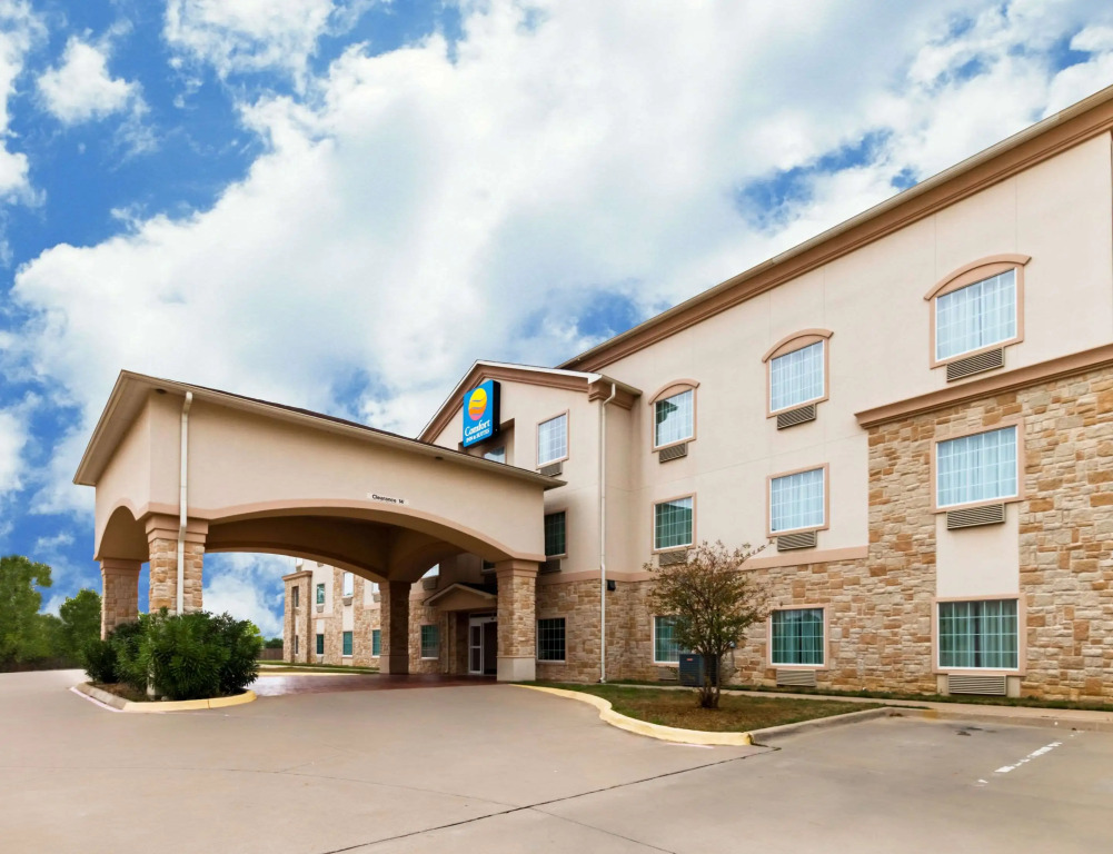 Baymont Inn & Suites by Wyndham Glen Rose
