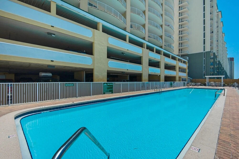 Twin Palms 1001