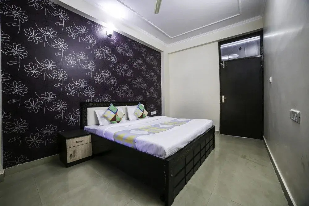 OYO Home 17383 Elegant 3BHK