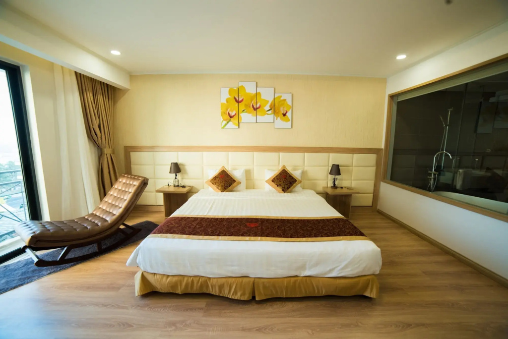 Ruby Hotel