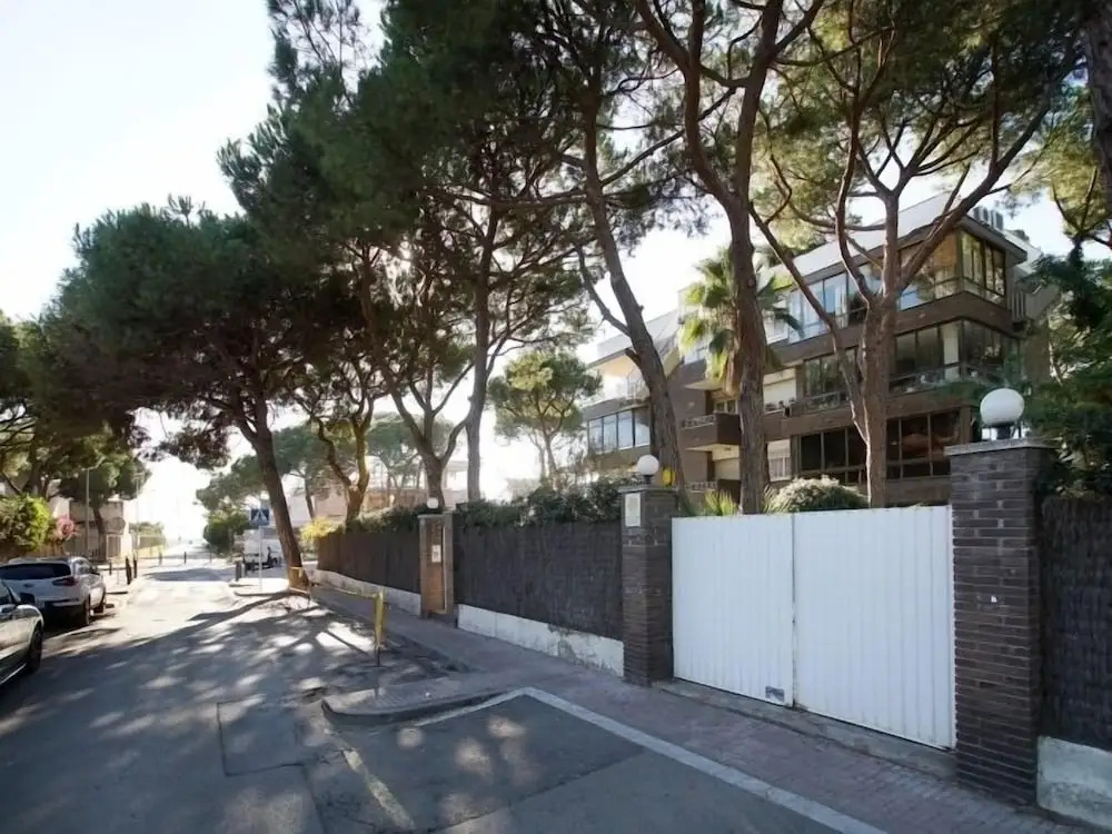 Amity Be my Guest Castelldefels