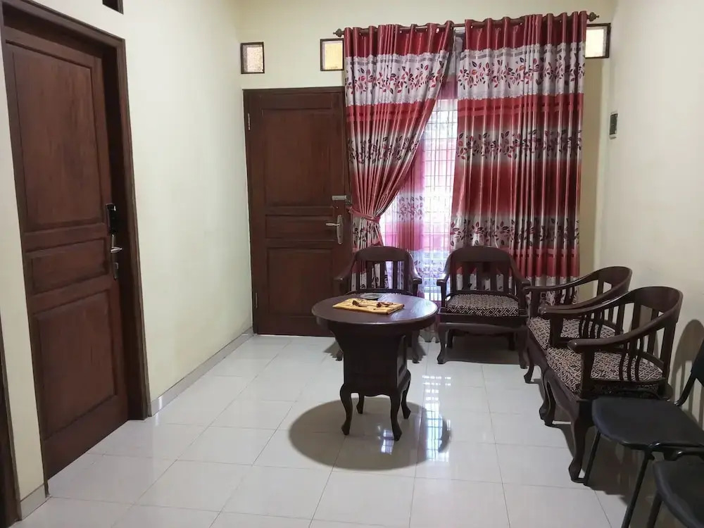 OYO Life 92543 Ratu Sakti Residence Syariah