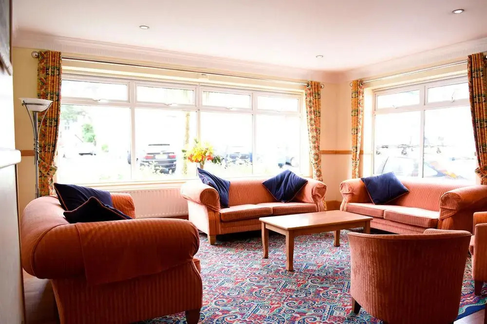 Riviera Hotel & Holiday Apartments
