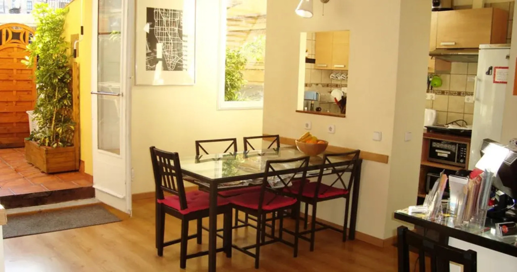 Barcelona Central Garden Hostal