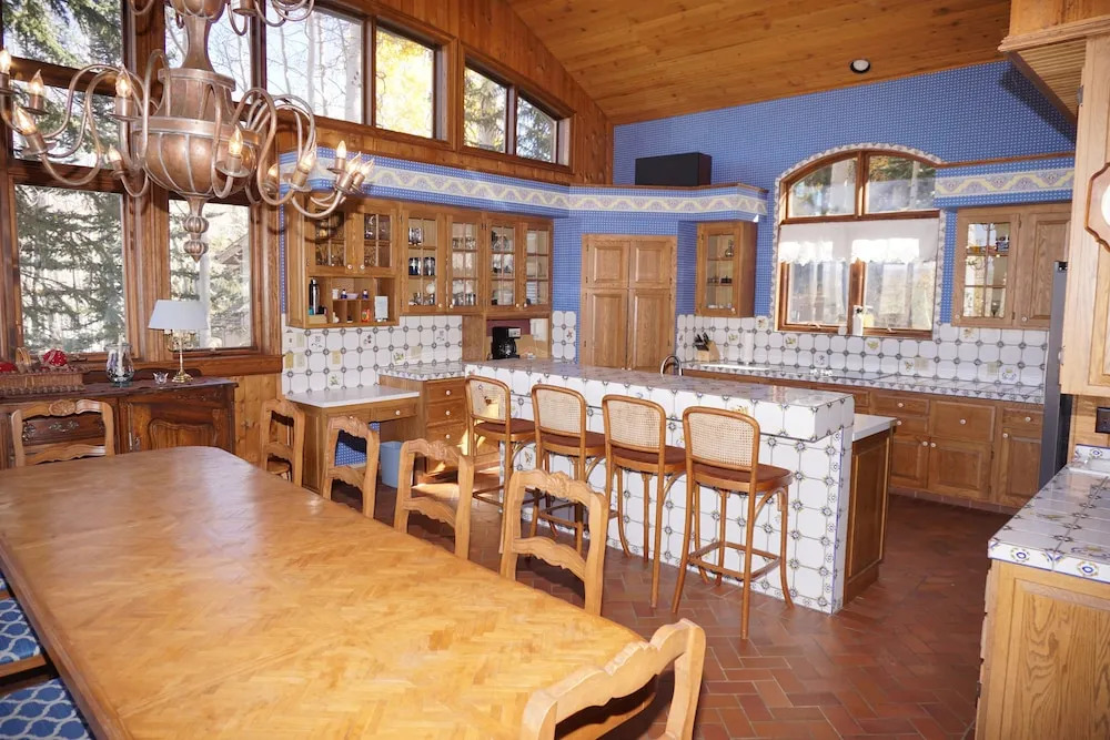 Large Family  On Adams Avenue - Ski In/out 5 Bedroom Home by RedAwning