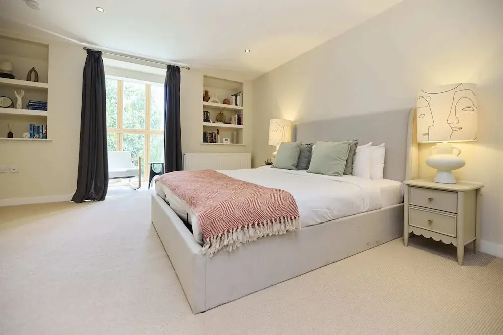 Putney Terrace Apartment