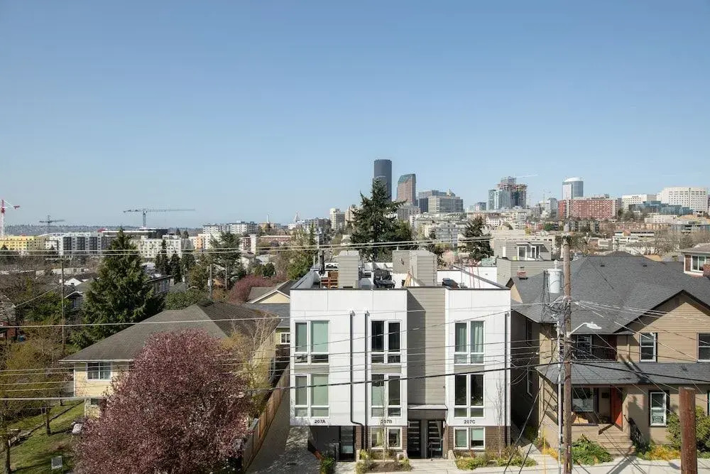 Hosteeva Modern Townhome w Rooftop