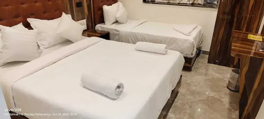 Hotel Sanjari International