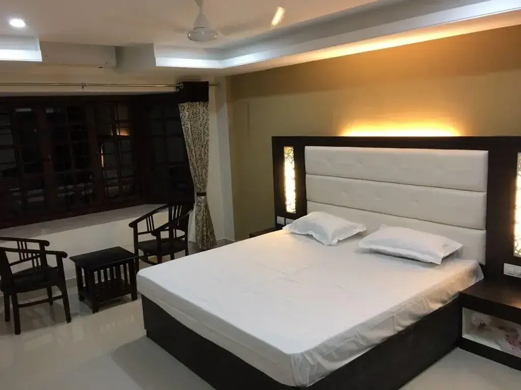 Sri Guru Inn