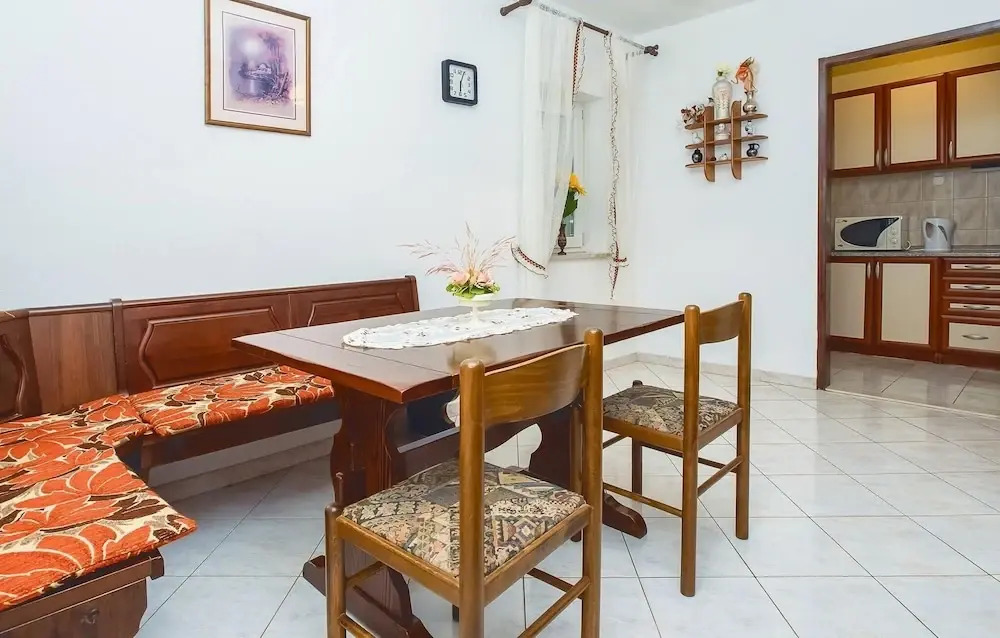 Amazing Home in Omis With Wifi and 4 Bedrooms