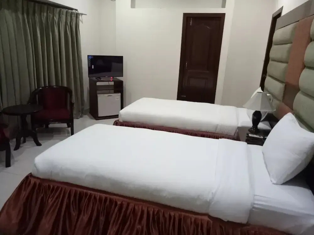 Grand Lake View Hotel