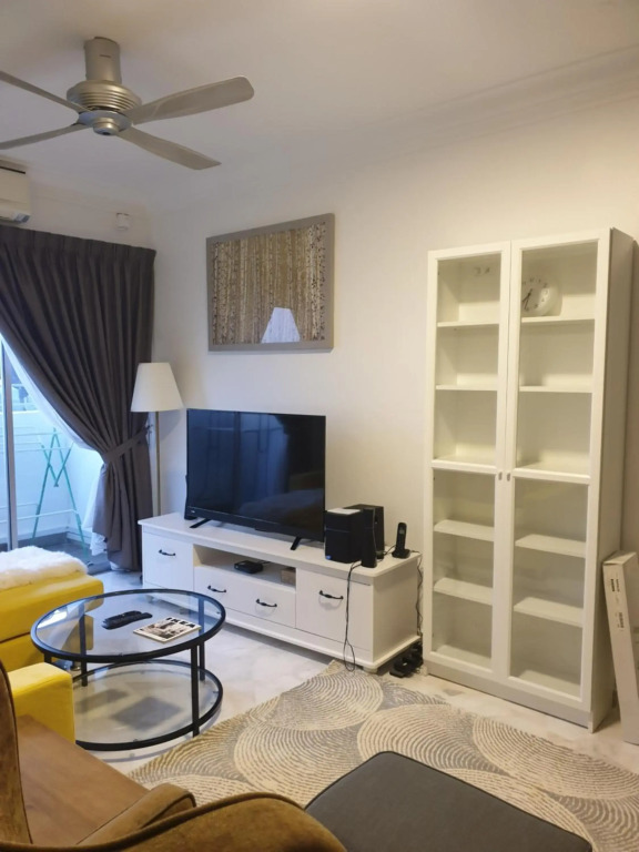 5-Bedroom Family Apartment