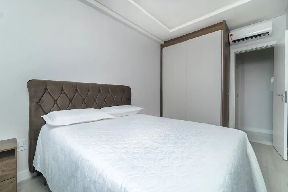 Apartamento 2 Quartos com Piscina - 715