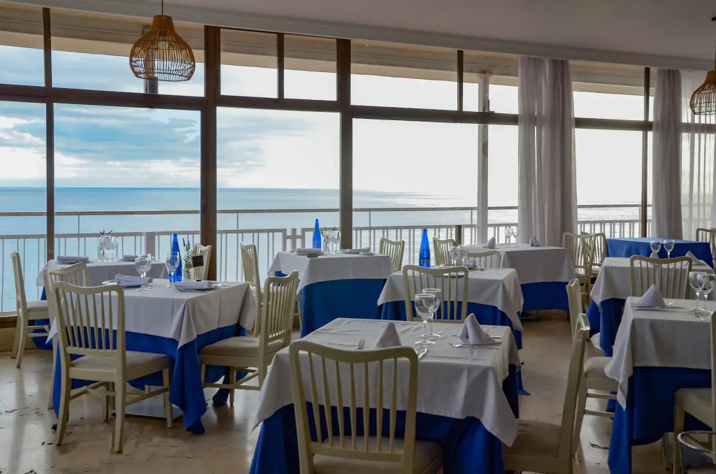 Hotel Roger de Flor by Seleqtta