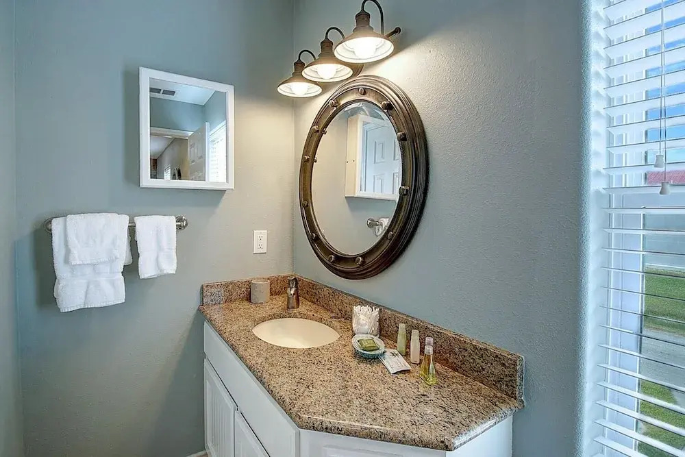 Aldens Anchor. #11 2 Bedroom Condo by Redawning
