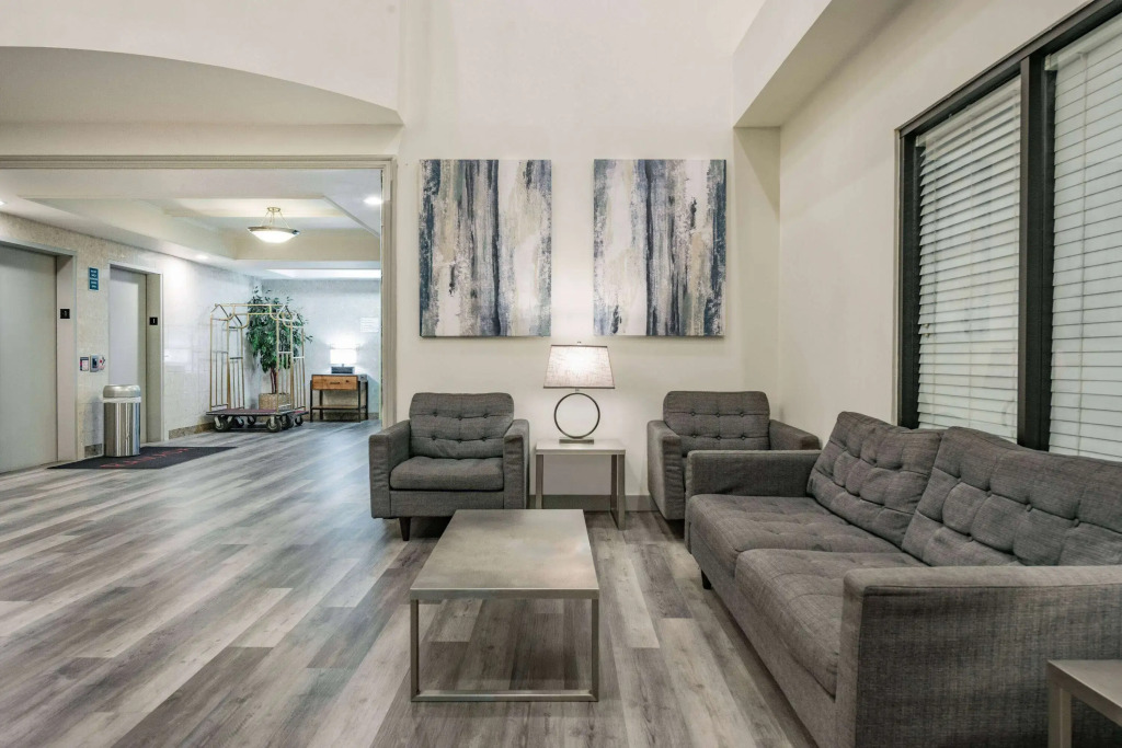 Ramada by Wyndham Bakersfield