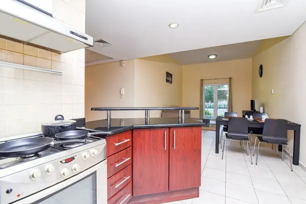 OYO 163 Home 1Bhk Discovery Garden City View
