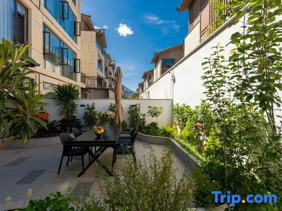 Snow Golden | Sunlight Golden Mountain View Resort and Vacation Home (Shuhe Ancient Town Branch)
