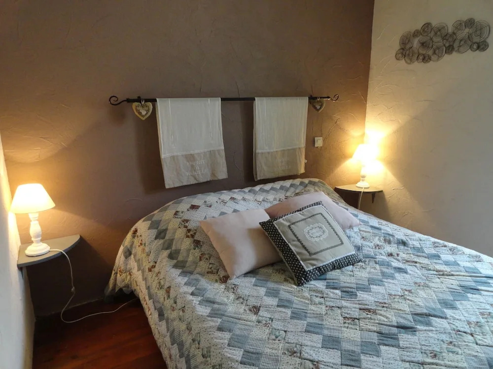 Le Mas Des Papillons chambre dhôtes B&B