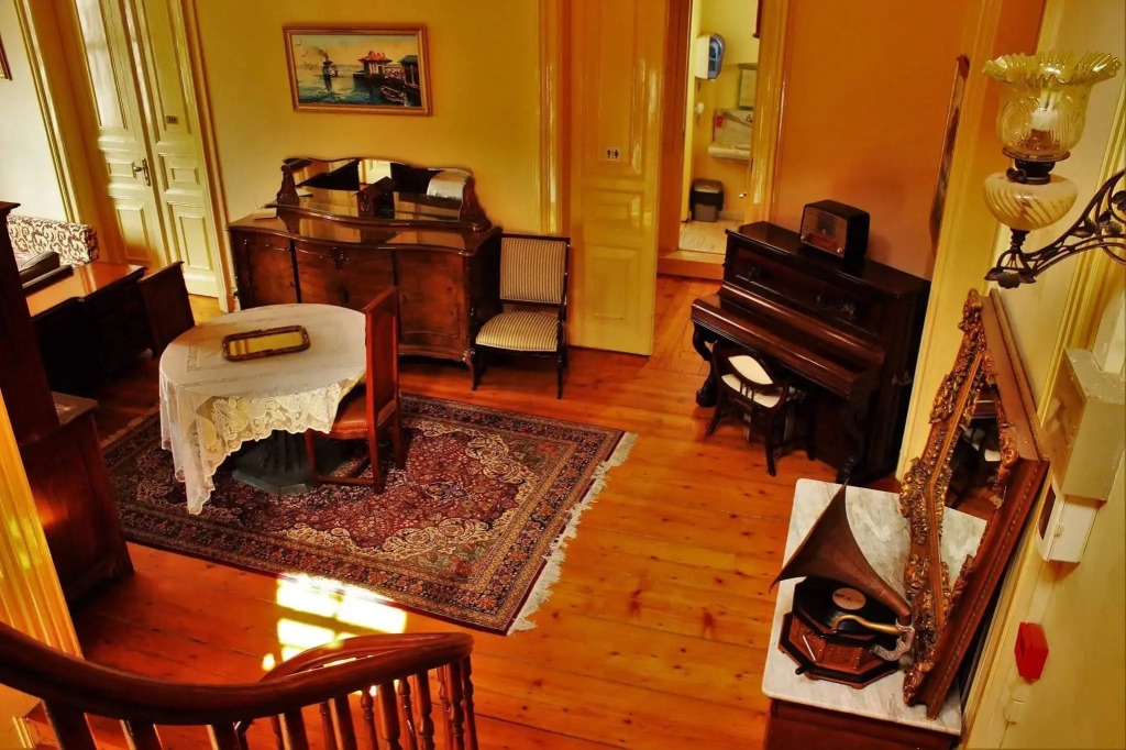 Büyükada Anastasia Meziki History Mansion