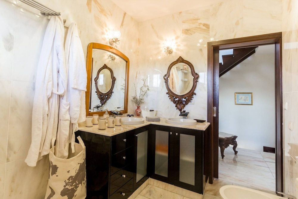 Guest H4U Villa Garden & Pool