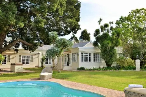 10 on Milner Guesthouse