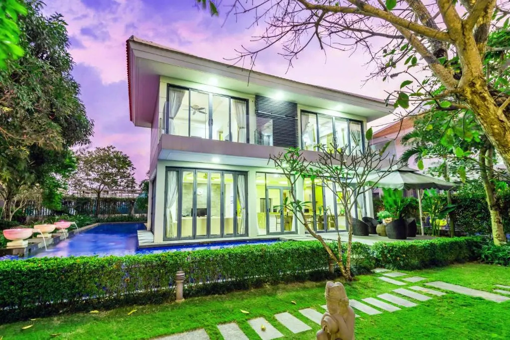 Relaxing Villa Close To The Beach