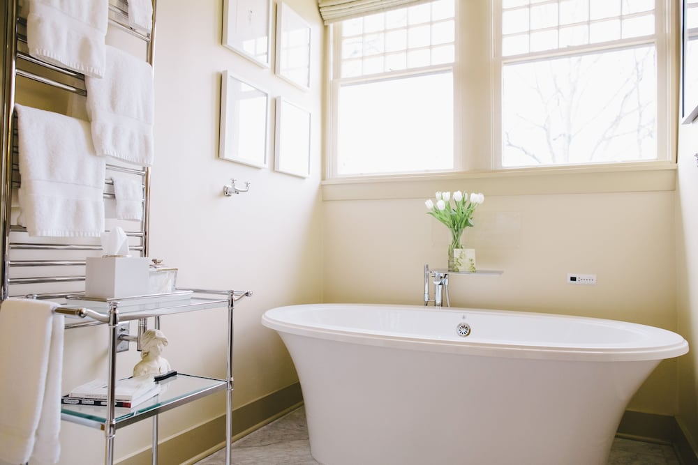 Stonehurst Place Bed & Breakfast