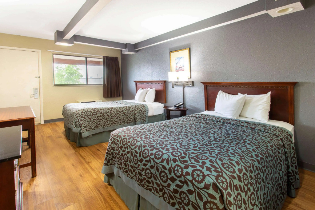 Travelodge by Wyndham South Holland