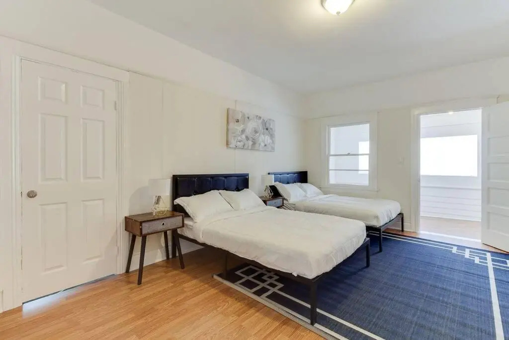 5 Bedroom Koreatown Charmer near DTLA