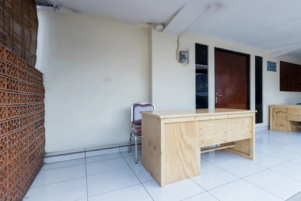 Cemara Gading by OYO Rooms
