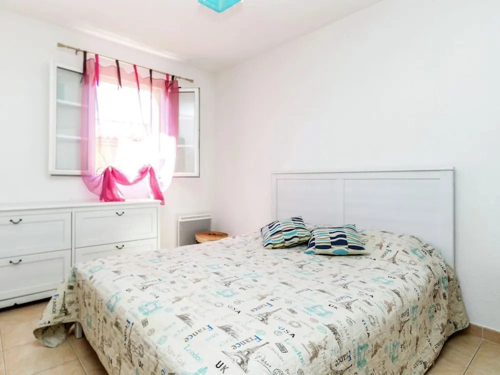 Charming Apartment in Mallemort with Swimming Pool