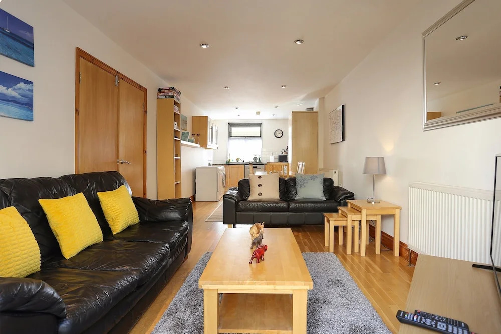 Spacious 4 Bedroom Home in East London