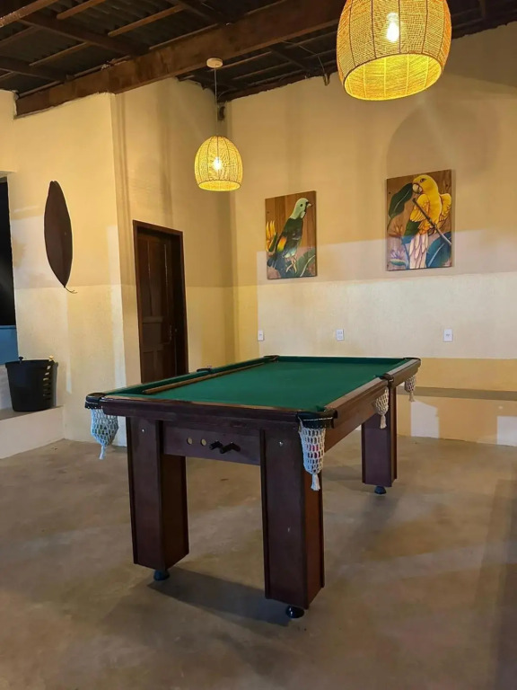 Sítio com piscina e lareira