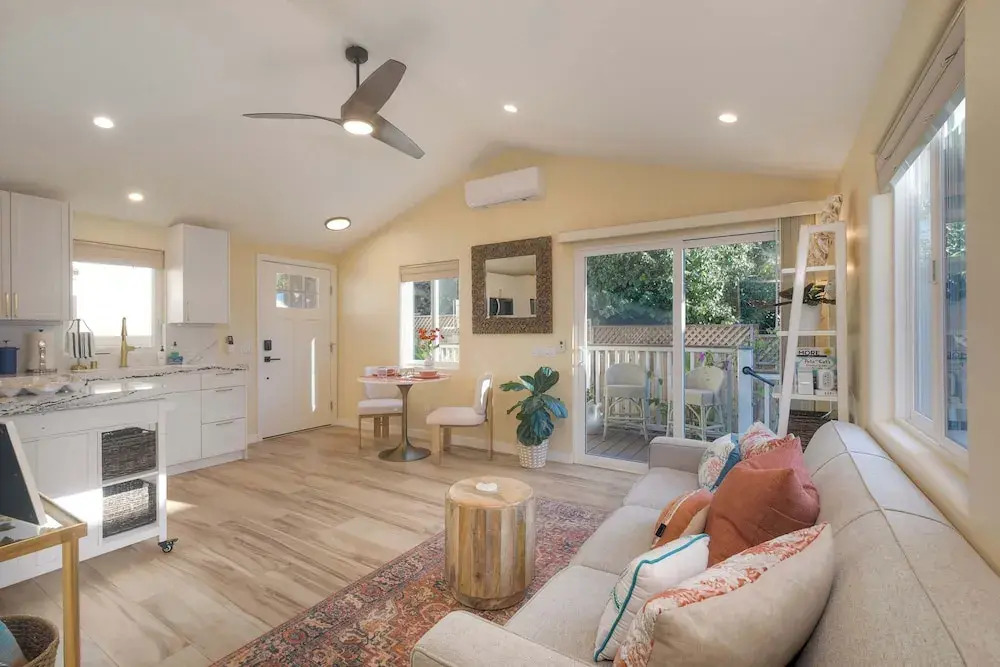 Monarch Cove - Unit C  For 4ppl