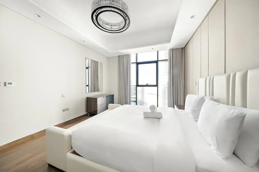 Modern 1BR With Stunning Views in Business Bay