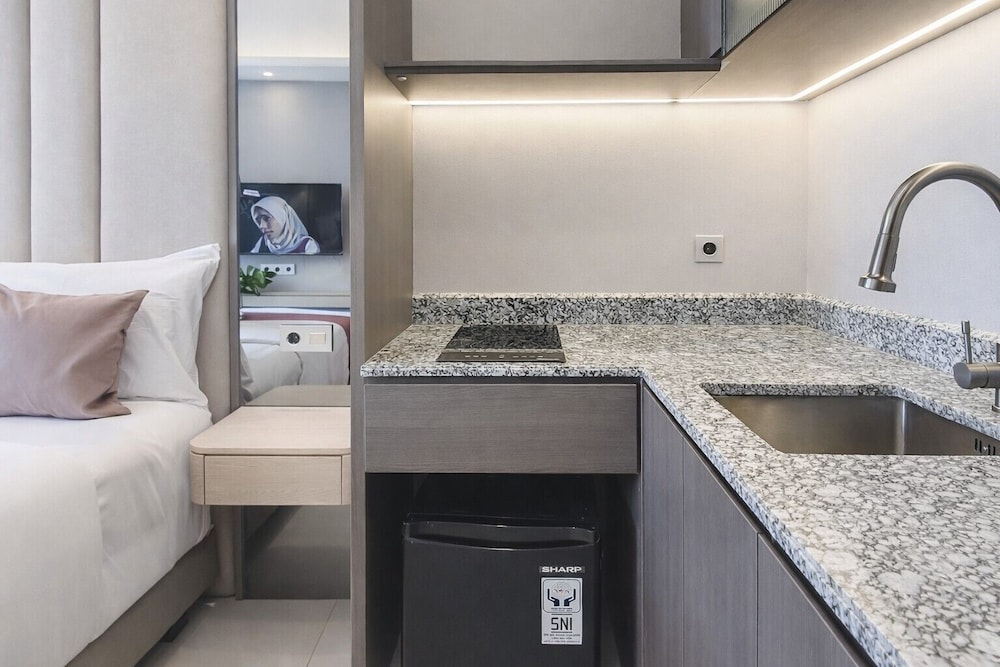 Magnificent Studio With Mall Access At Benson Supermall Mansion Apartment