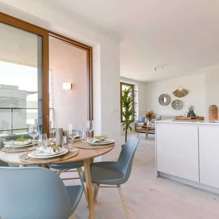Stylish Apartment With Terrace Near the Beach