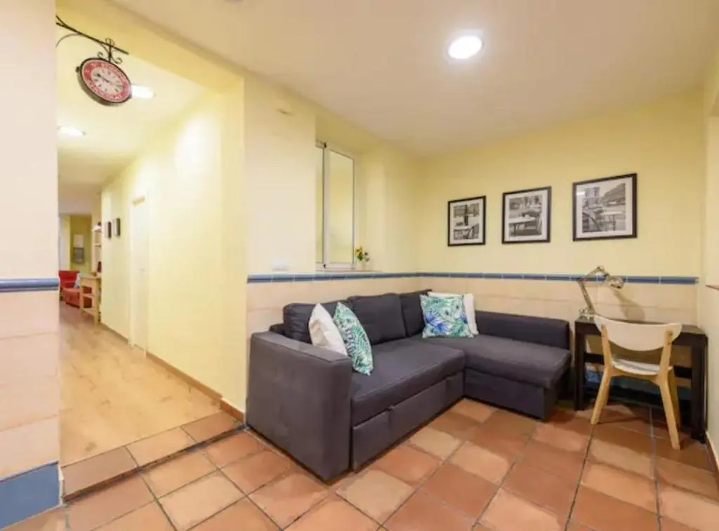 RamblasRentals Chic & Spacious Flat Pool Table 15M Ramblas - Parking - Wifi